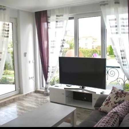 In Complex Sunny Island Deluxe * Черноморец