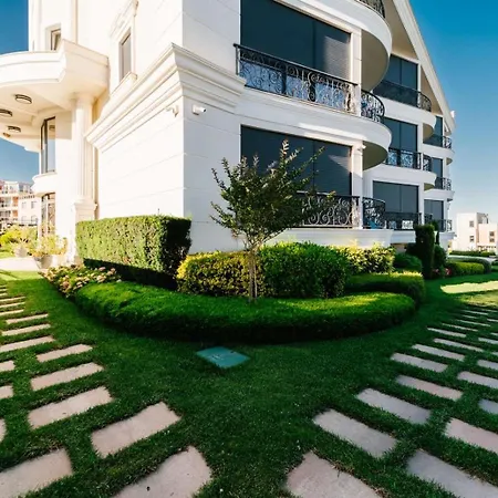 In Complex Sunny Island Deluxe Chernomorets