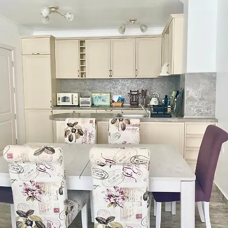 In Complex Sunny Island Deluxe Апартаменты Черноморец