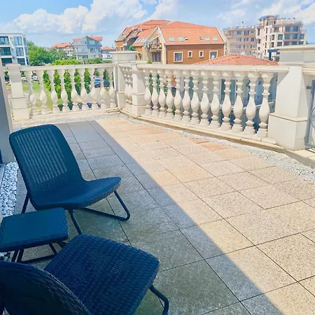 In Complex Sunny Island Deluxe