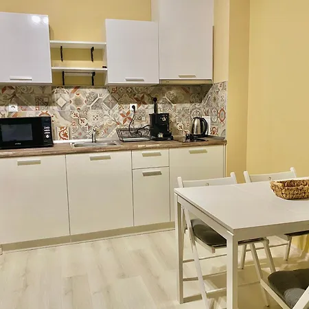 In Complex Sunny Island Deluxe