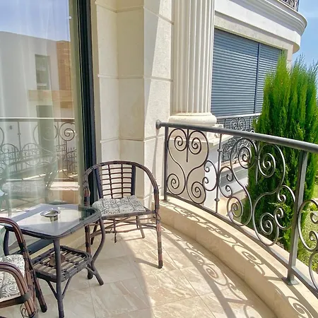 In Complex Sunny Island Deluxe *