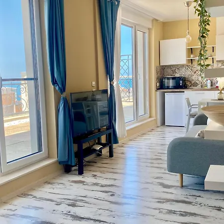 In Complex Sunny Island Deluxe * Черноморец