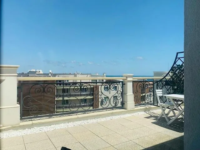 In Complex Sunny Island Deluxe Апартамент *