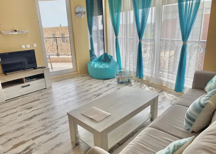 In Complex Sunny Island Deluxe * Черноморец