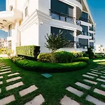In Complex Sunny Island Deluxe Черноморец