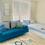 In Complex Sunny Island Deluxe Черноморец