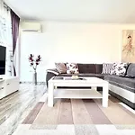In Complex Sunny Island Deluxe Апартаменты *