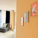 In Complex Sunny Island Deluxe تشيرنوموريتس