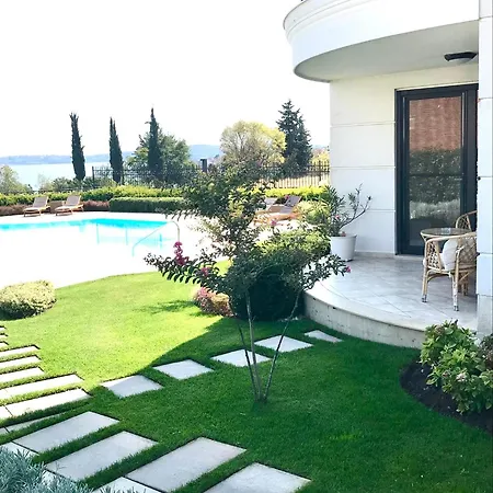 In Complex Sunny Island Deluxe *