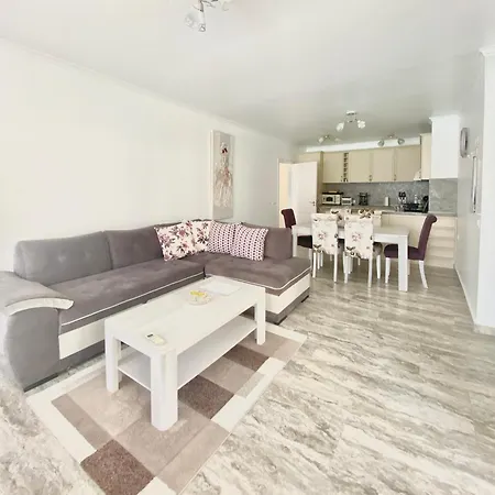 In Complex Sunny Island Deluxe شقة تشيرنوموريتس