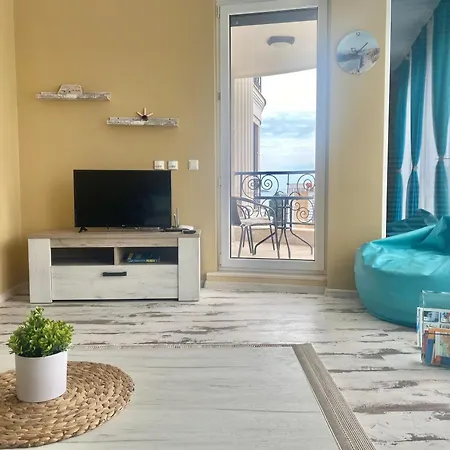 In Complex Sunny Island Deluxe شقة تشيرنوموريتس