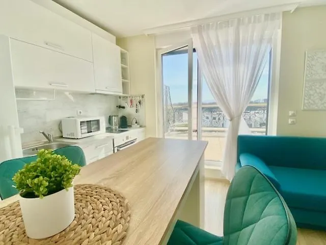 In Complex Sunny Island Deluxe Апартаменты *