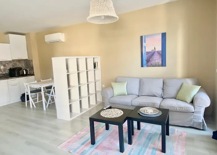 In Complex Sunny Island Deluxe Черноморец